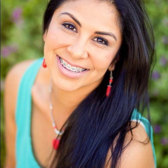 Hi I’m Renee - Picture 1 of 4